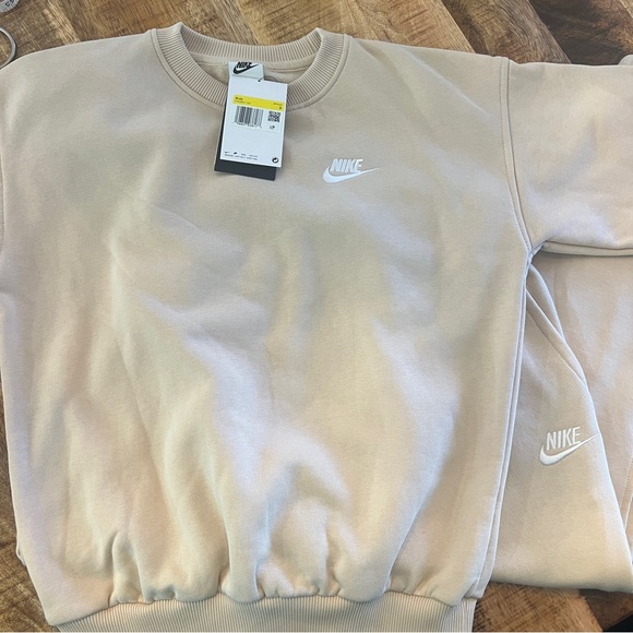 Nike Sportswear Club Fleece Big Kids' Oversized Sweatshirt/Joggers set - Picture 4 of 9